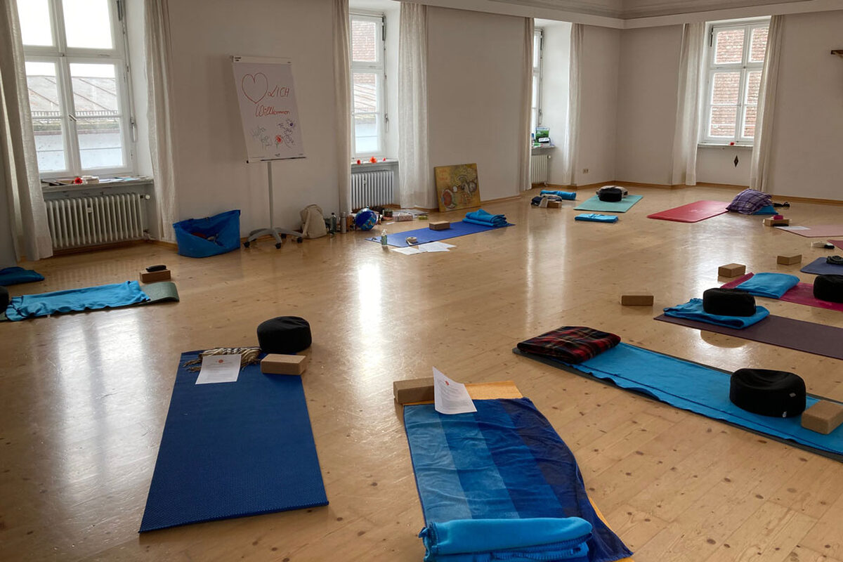 Hatha-Yoga-Kurs-Augen-Yoga-Fraueninsel-Martina-Hiltl-2023